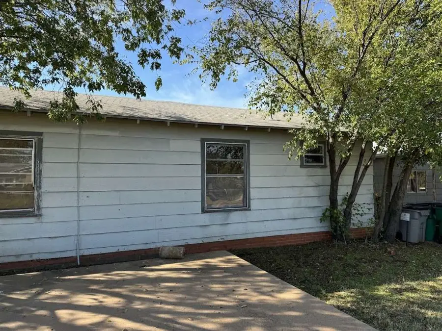 619 N Dunbar Street, Electra, TX 76360 - #3