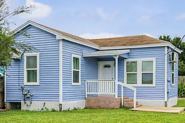 5813 Avenue S 1/2, Galveston, TX 77551