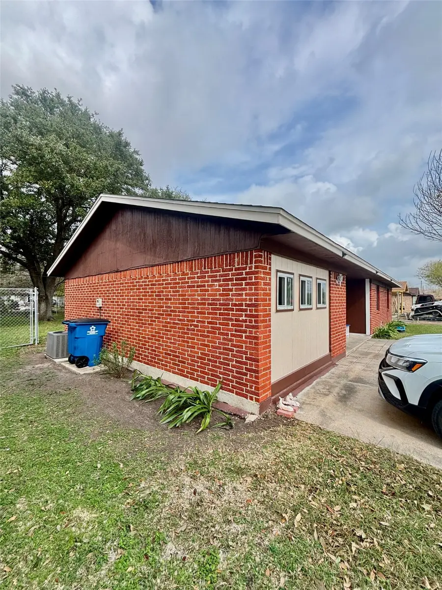 1615 Meadowview Drive, Port Lavaca, TX 77979 - #3