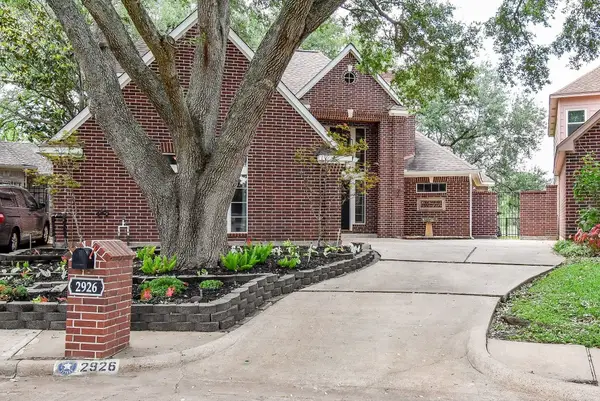 2926 Carnoustie Drive, Missouri City, TX 77459