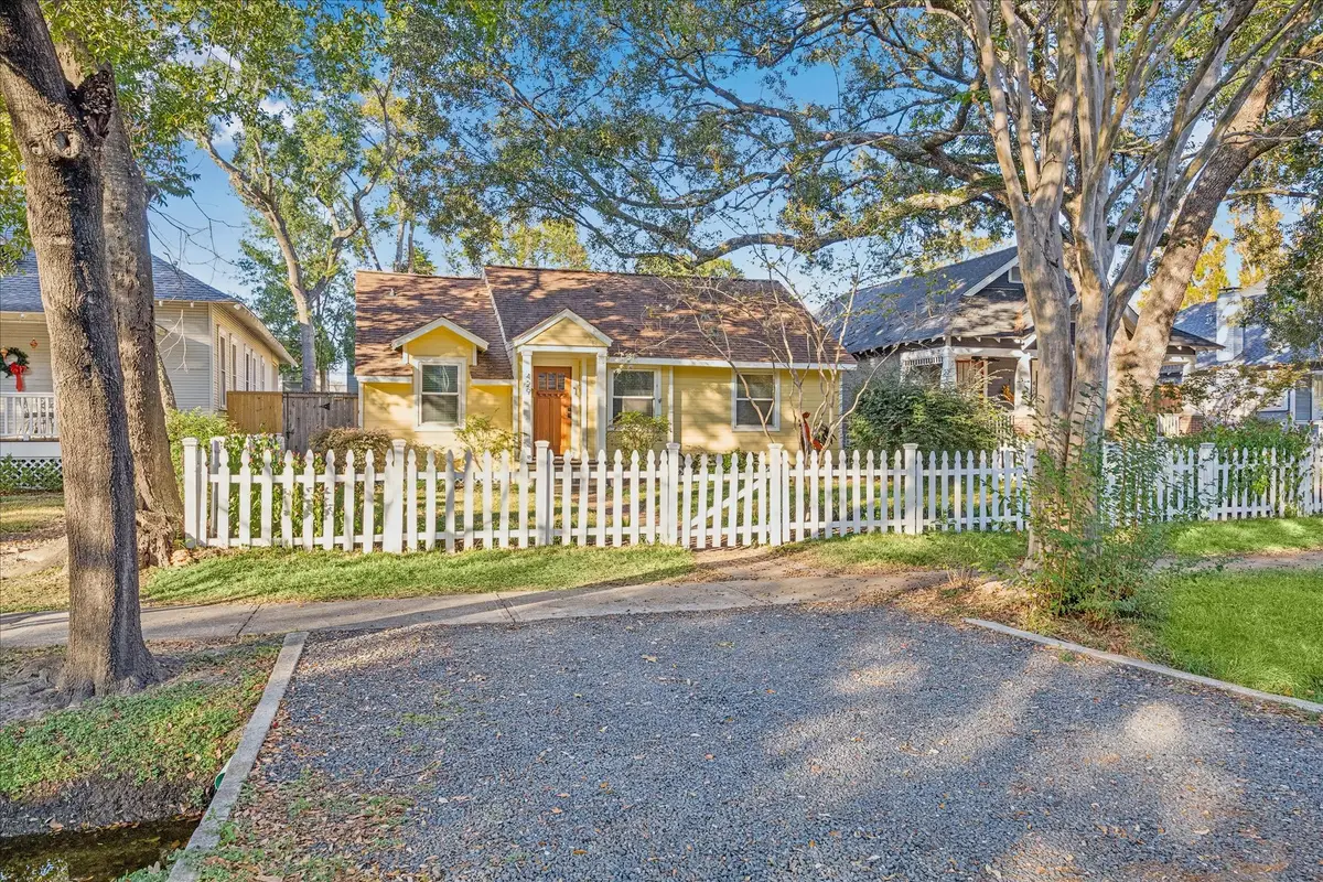 429 W 22nd Street, Houston, TX 77008 - Image #1