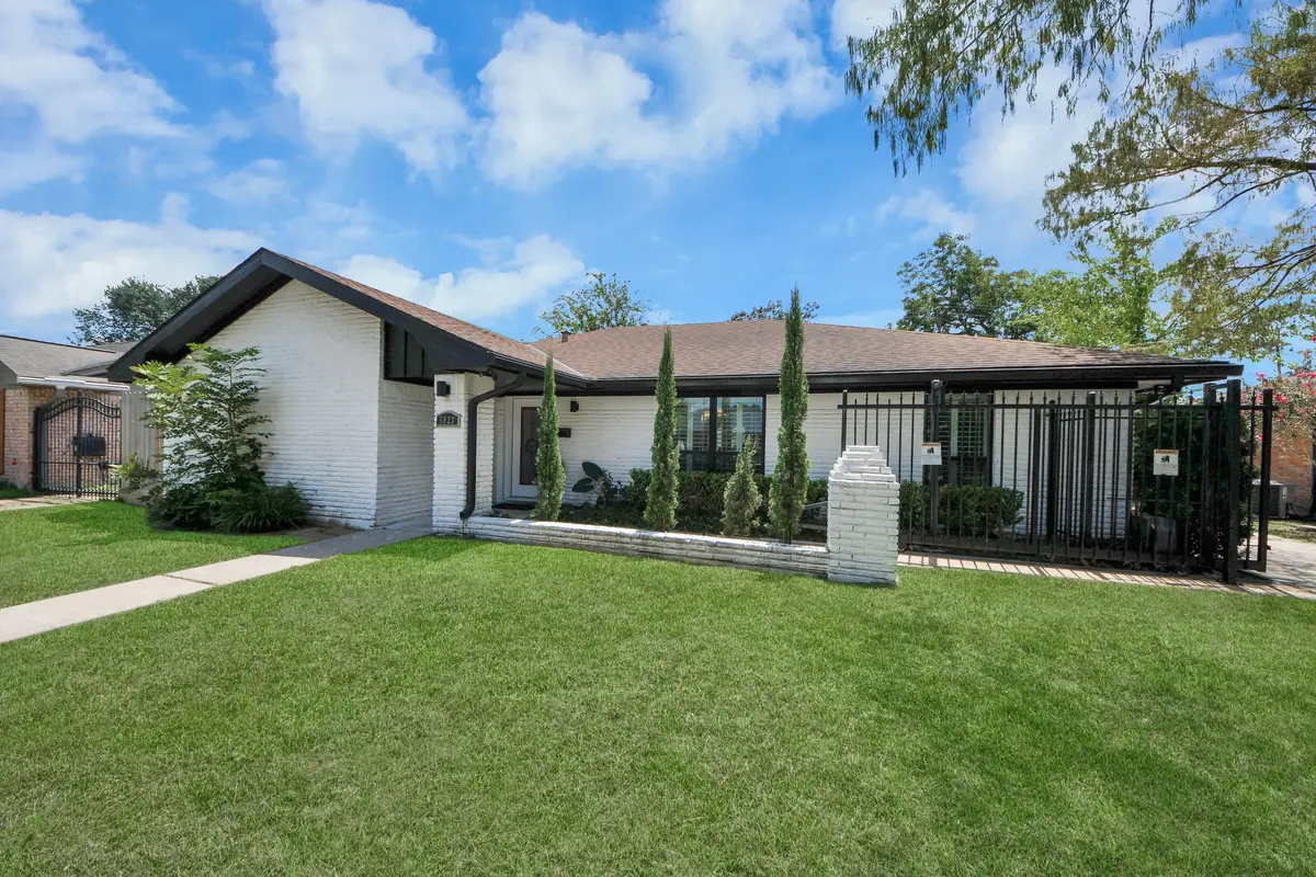 5823 Mcknight Street, Houston, TX 77035 - #1
