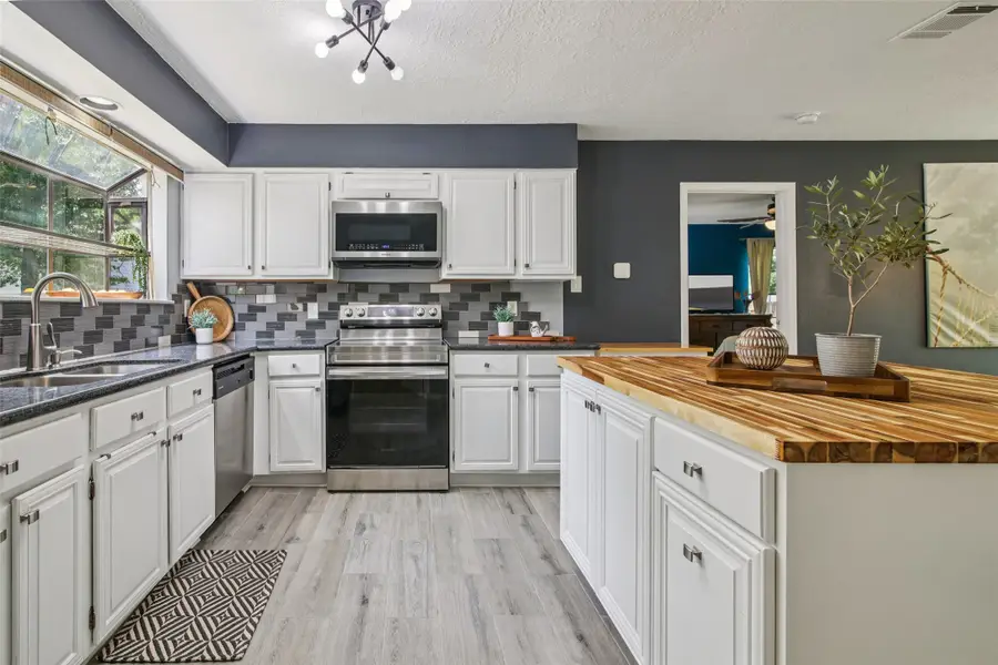 5210 Creek Shadows Drive, Houston, TX 77339 - Image #2