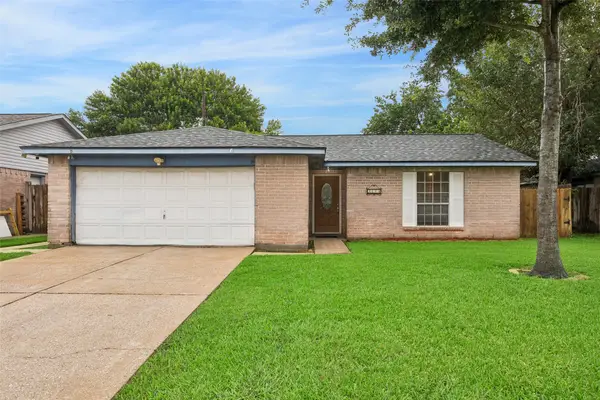 2114 Mocking Bird Lane, La Porte, TX 77571
