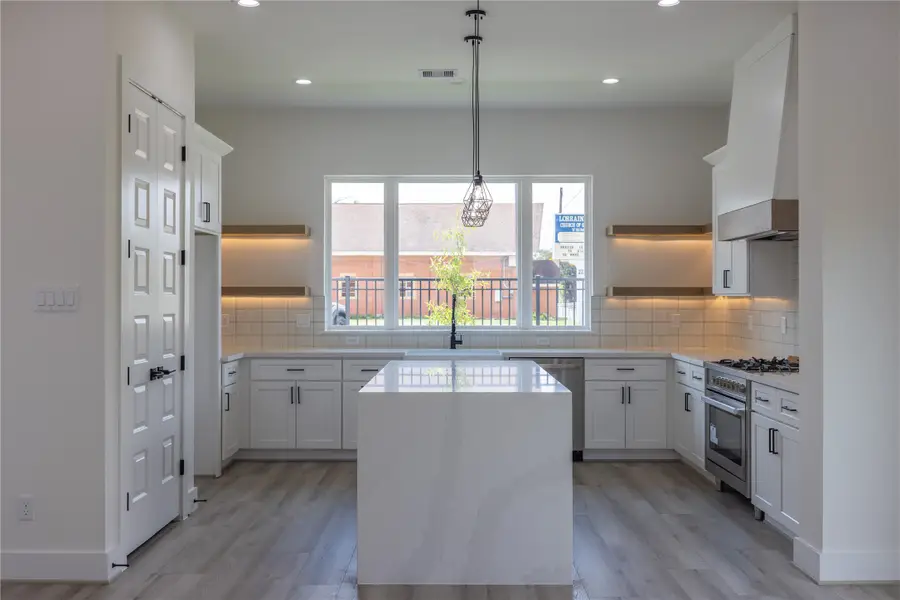 1818 West Street, Houston, TX 77026 - Image #2