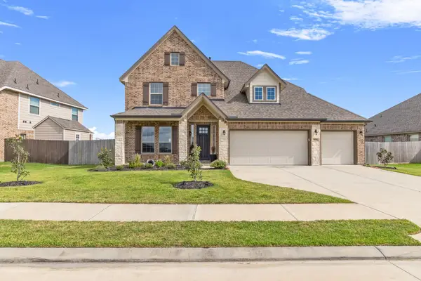 9718 Colonial Downs Drive, Mont Belvieu, TX 77523