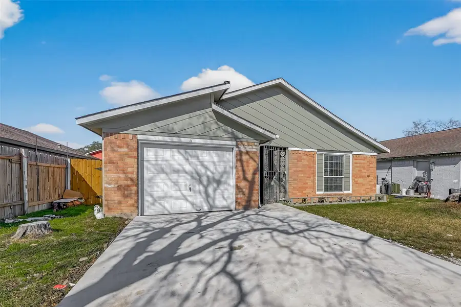 711 Blue Rock Court, Houston, TX 77060 - Image #2