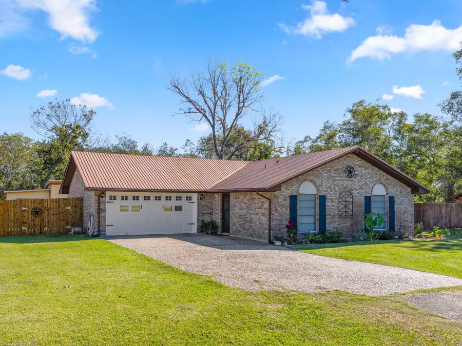 79 Lower Colorado Drive, Bay City, TX 77414 - Image #3