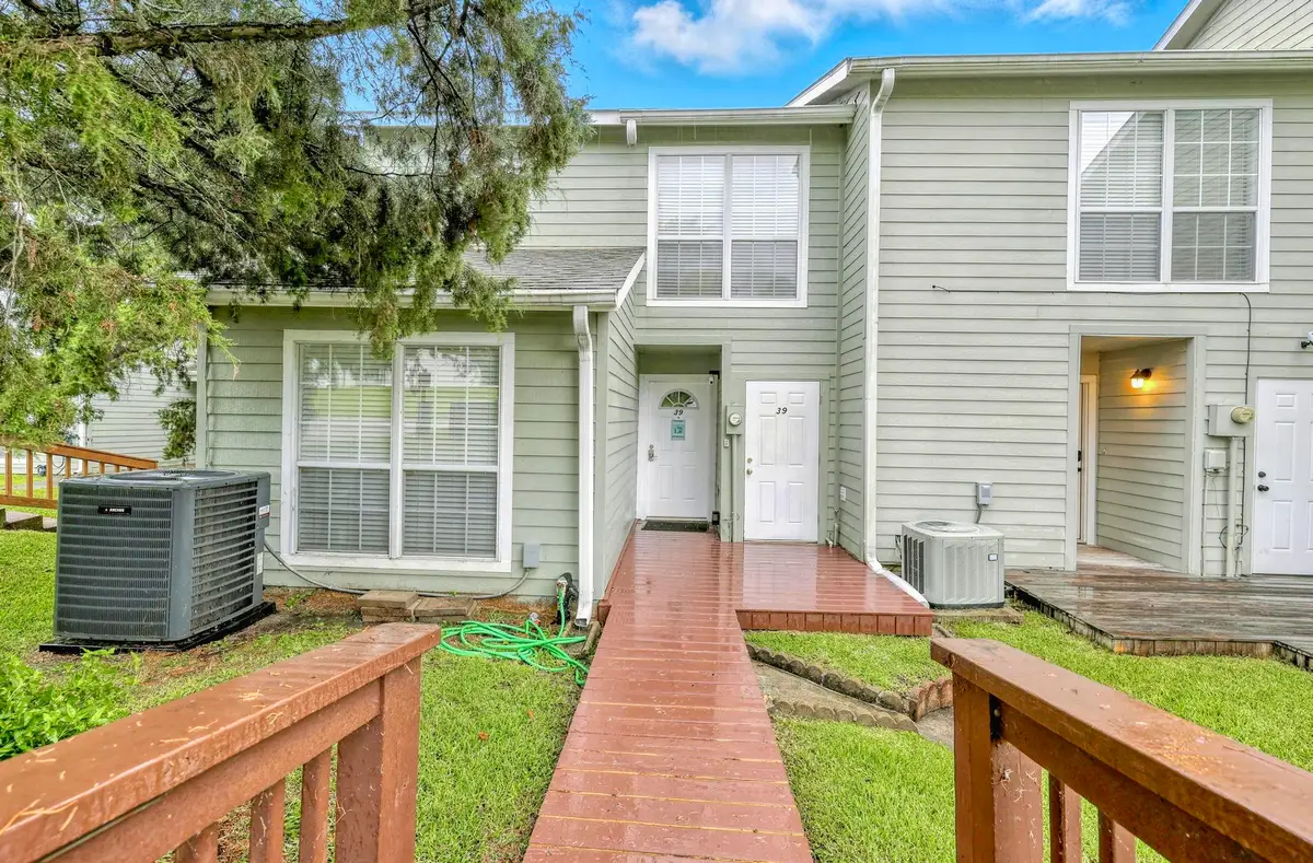 100 Edgewater Drive #39, Livingston, TX 77351 - #1