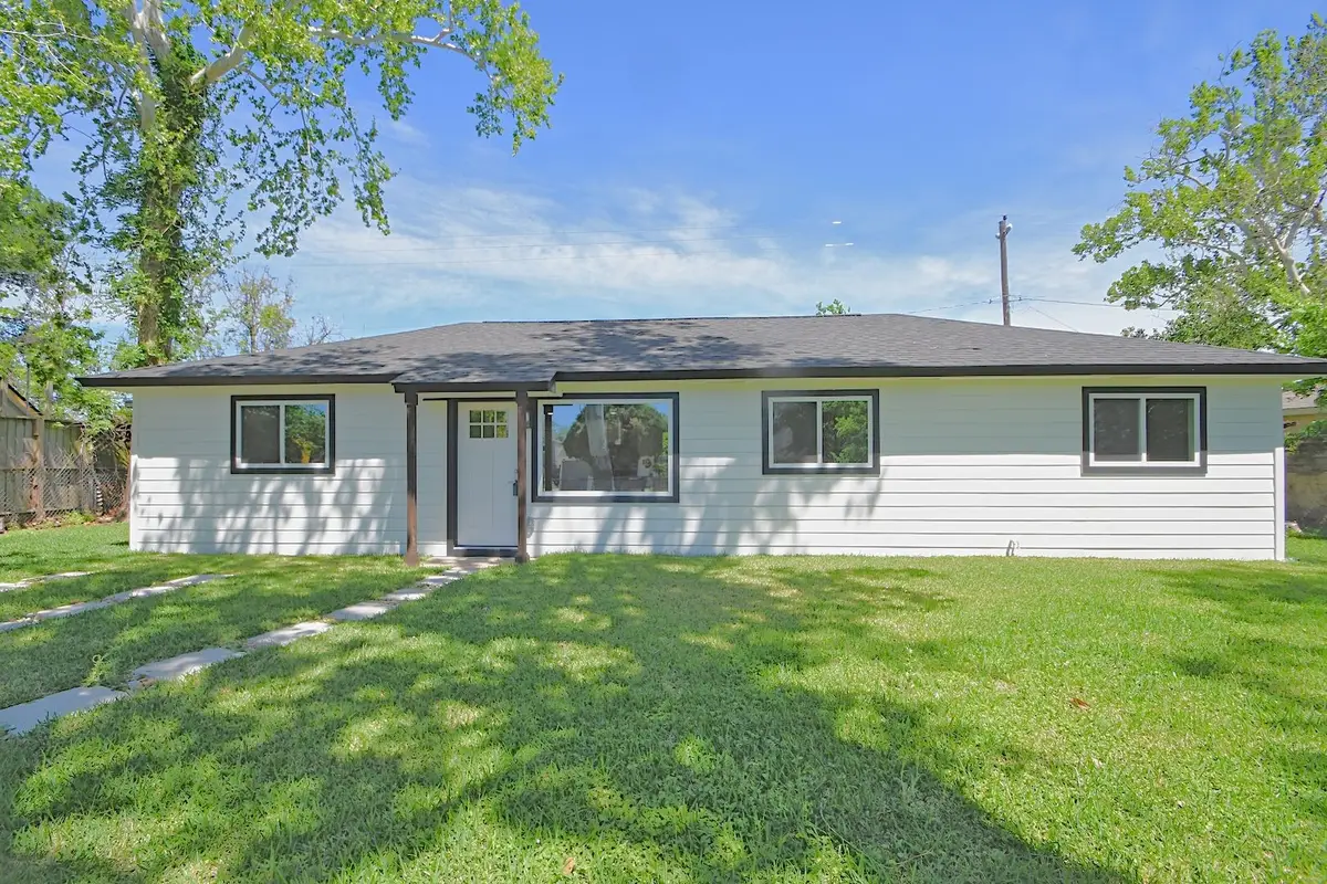 10910 Fullerton Drive, Houston, TX 77043 - #1