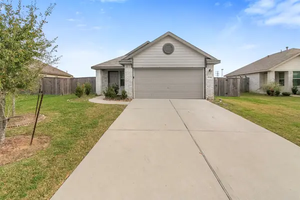 8706 Wooster Trails Drive, Baytown, TX 77521