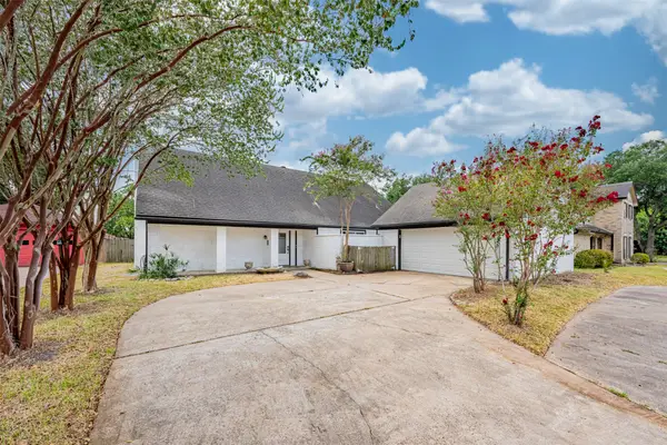 6215 Portal Drive, Houston, TX 77096