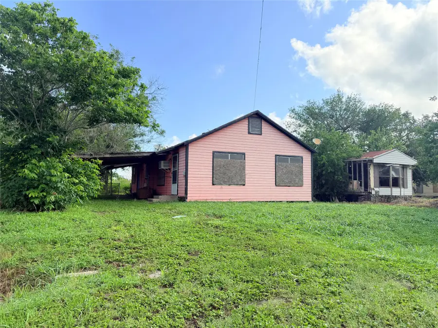 403 E Ward Street, Refugio, TX 78377 - #2