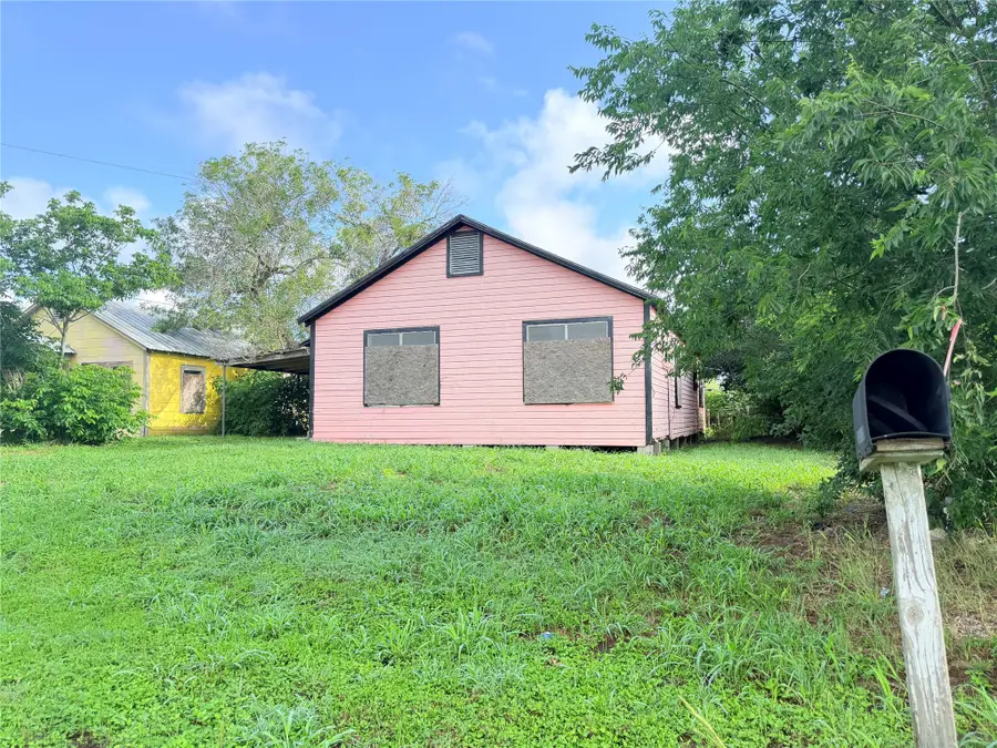 403 E Ward Street, Refugio, TX 78377 - #3