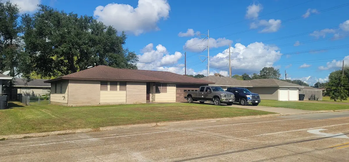 1608 Avenue H, Nederland, TX 77627 - Image #1