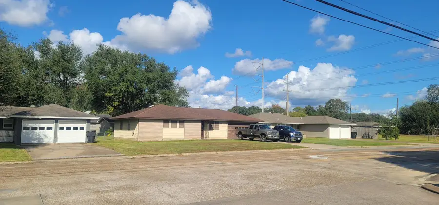 1608 Avenue H, Nederland, TX 77627 - Image #3