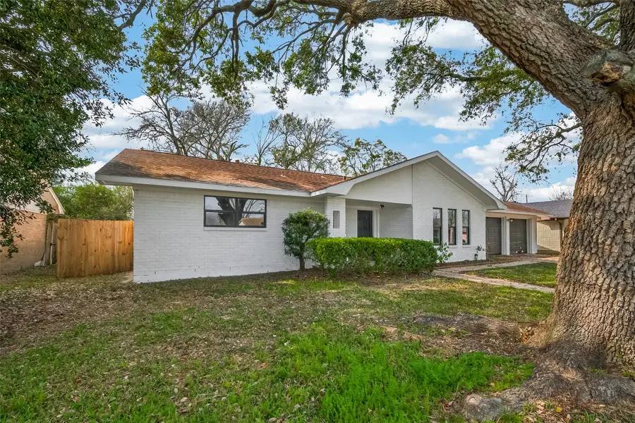 2304 Belvedere Drive, Baytown, TX 77520 - #2