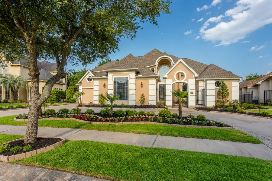 14 Lake Mist Court, Sugar Land, TX 77479 - Image #2