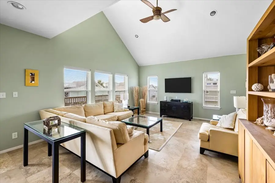 13609 Pirates Beach Boulevard, Galveston, TX 77554 - Image #3