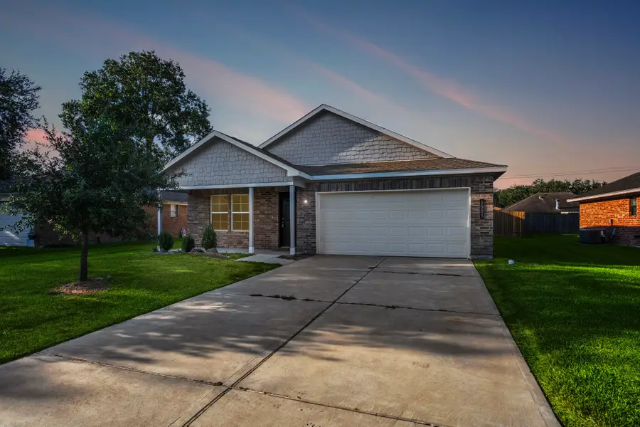 1003 Star Fish Drive, Bay City, TX 77414 - Image #2