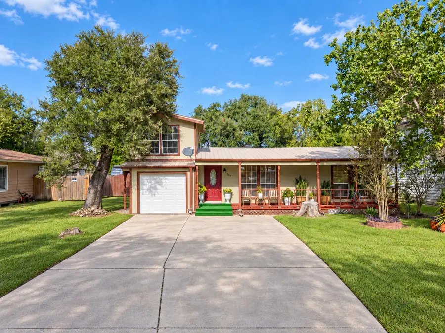 307 Azalea Street, Lake Jackson, TX 77566 - #3