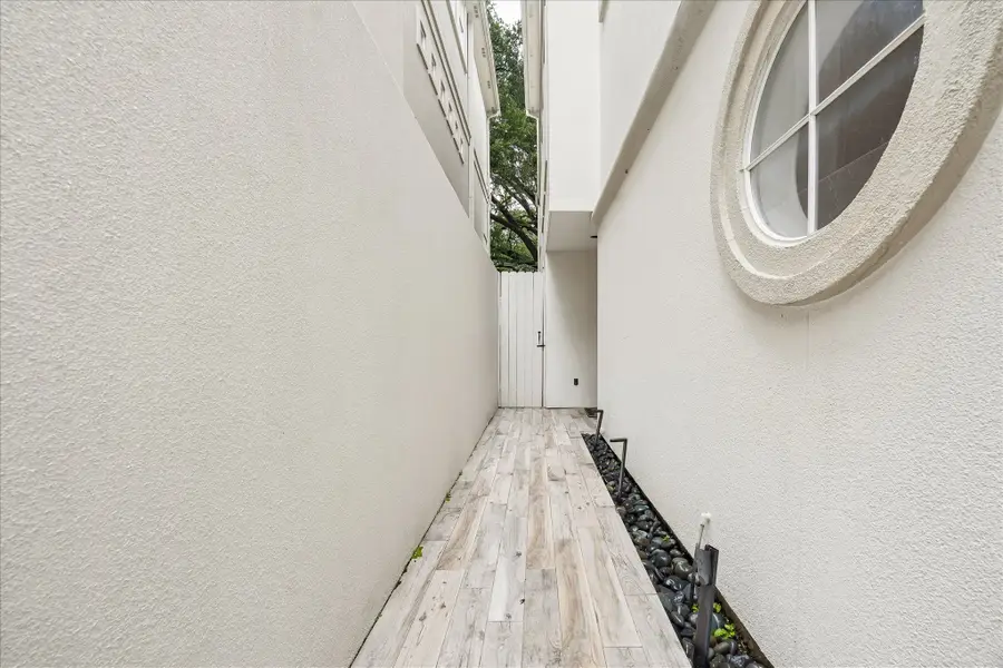 6406 Rodrigo Street #B, Houston, TX 77007 - #2