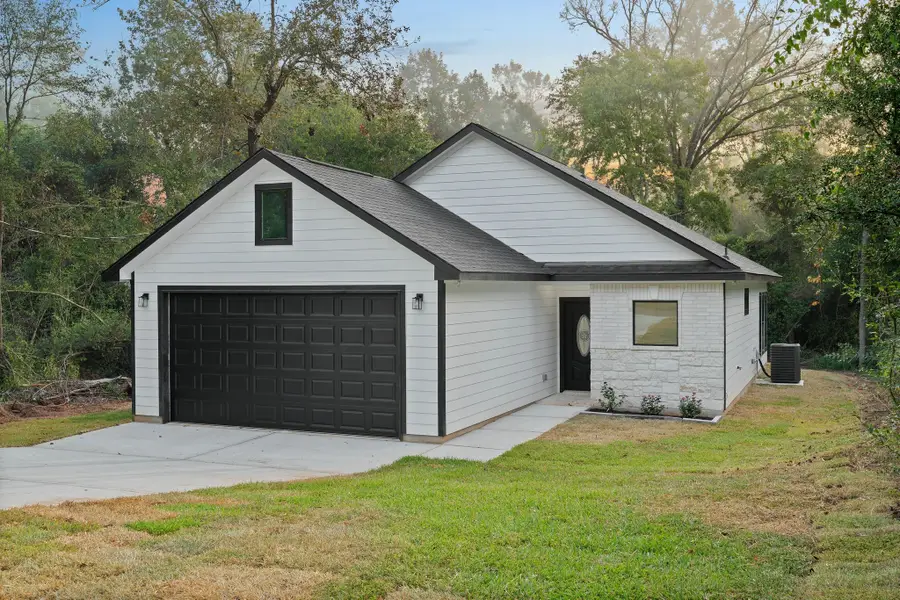 14882 Big Springs Circle, Willis, TX 77378 - Image #2