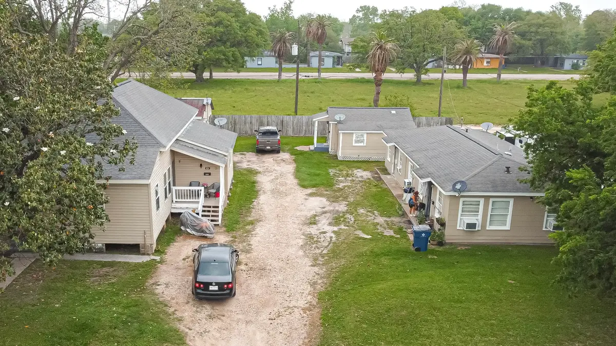 824 2nd Avenue N, Texas City, TX 77590 - #1