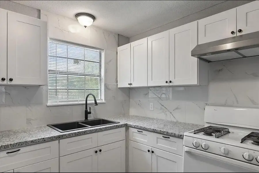 9033 Oak Knoll Lane, Houston, TX 77078 - #2