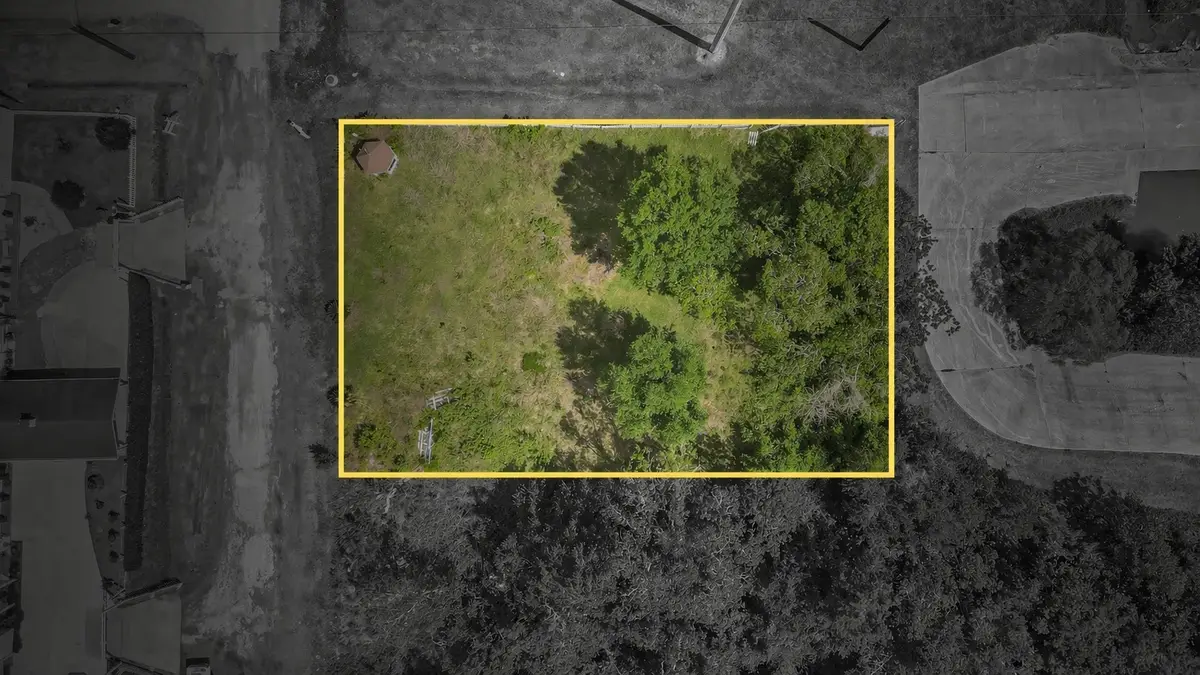 301 N 13th Street, La Porte, TX 77571 - #1