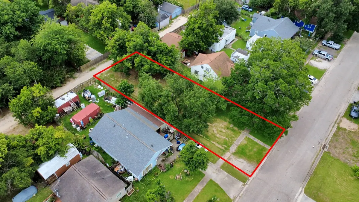 111 6th Avenue N, Texas City, TX 77590 - #1