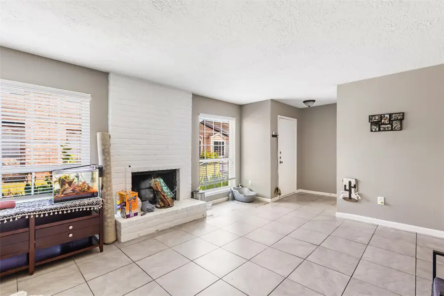 10734 Bexley Drive, Houston, TX 77099 - Image #3