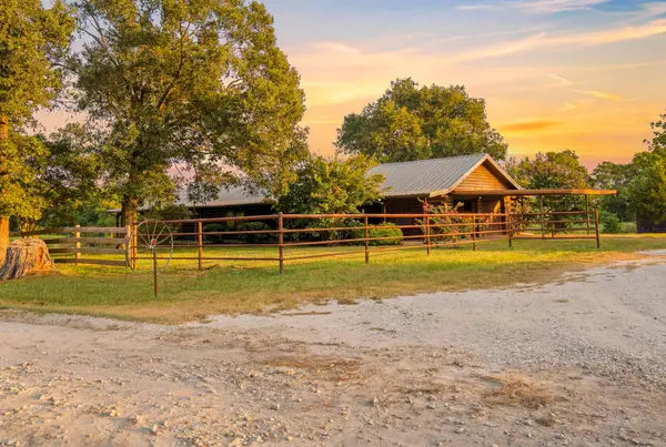 577 Watson Road, Normangee, TX 77871