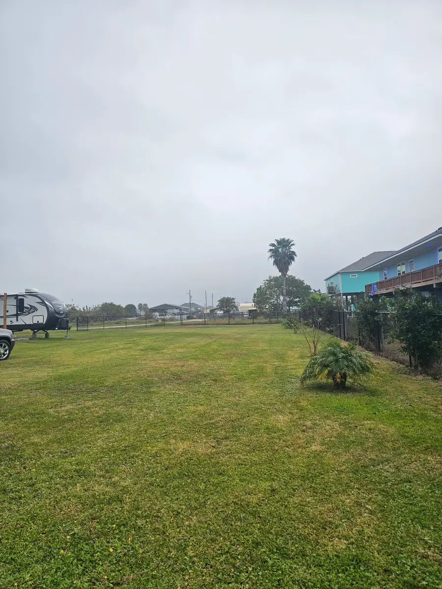 915 W Verdia Drive, Port Bolivar, TX 77650 - #2