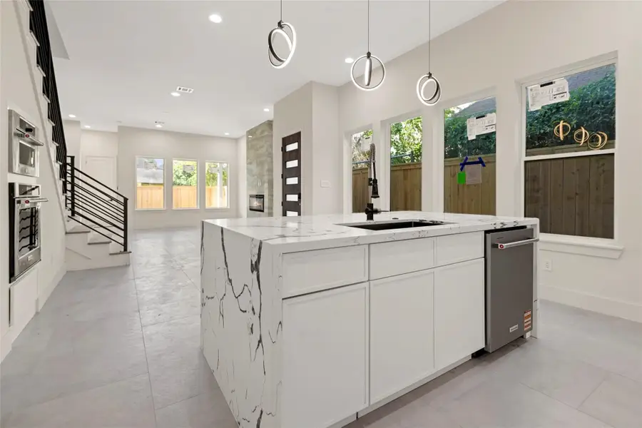 5117 Schuler Street #B, Houston, TX 77007 - Image #3