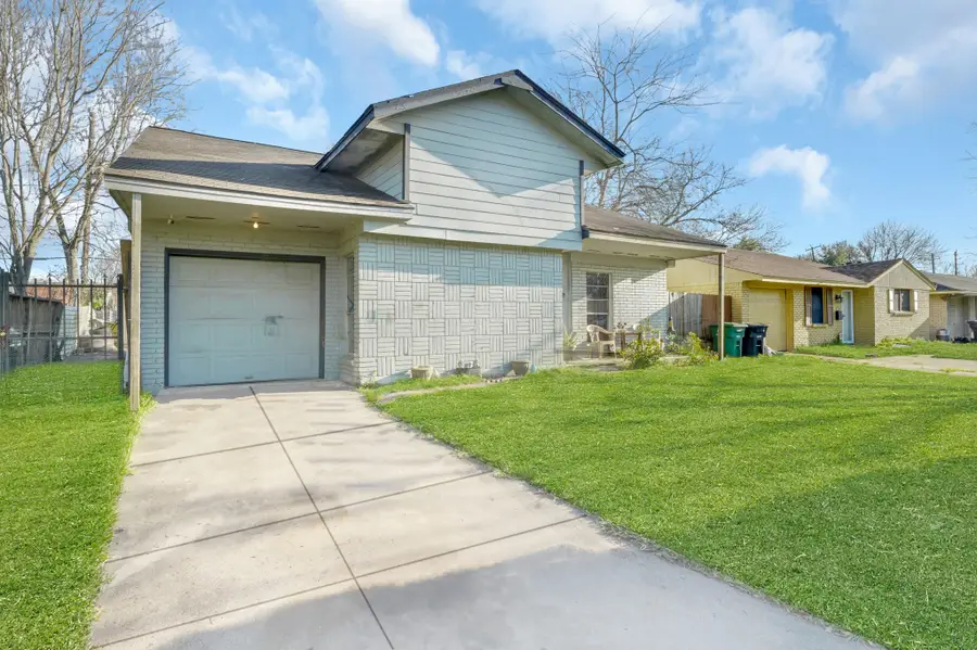 3926 Heatherbrook Drive, Houston, TX 77045 - #2