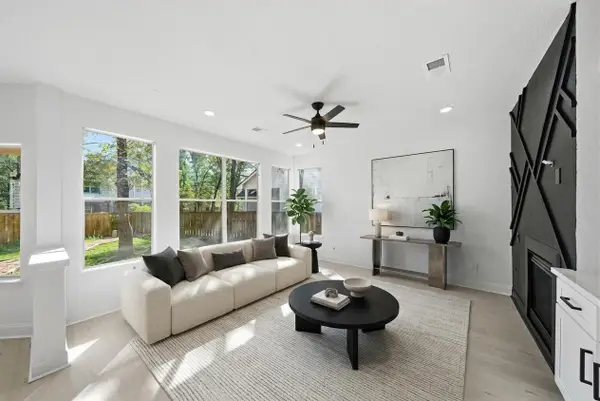 82 N Apple Springs Circle, The Woodlands, TX 77382