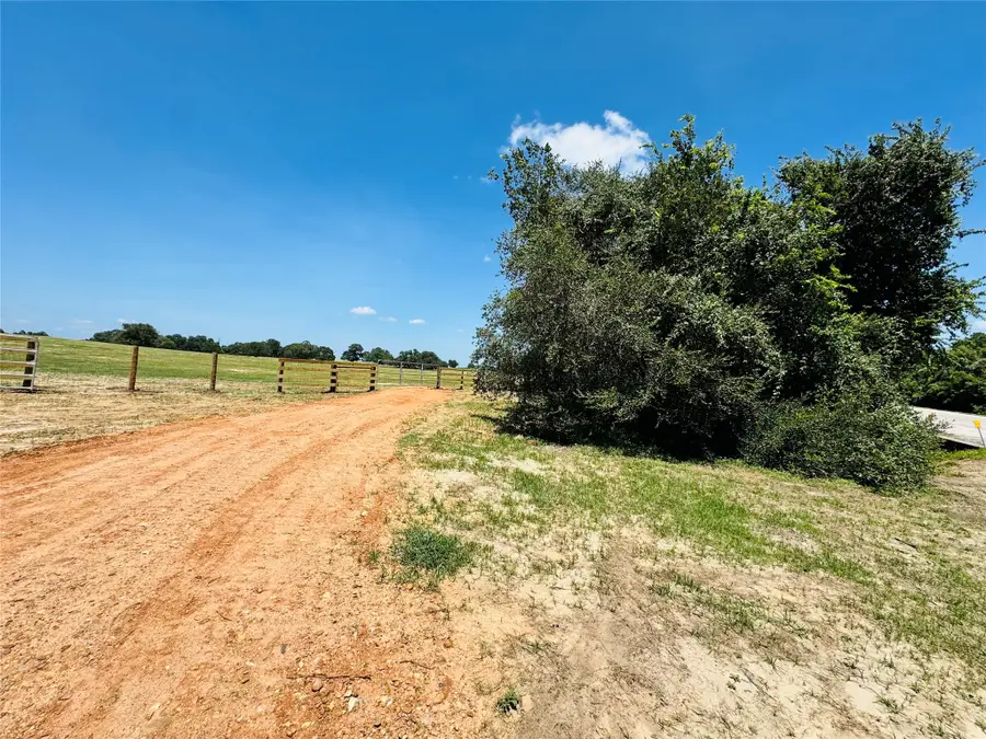 9821 W Us Hwy 90, Flatonia, TX 78941 - #3