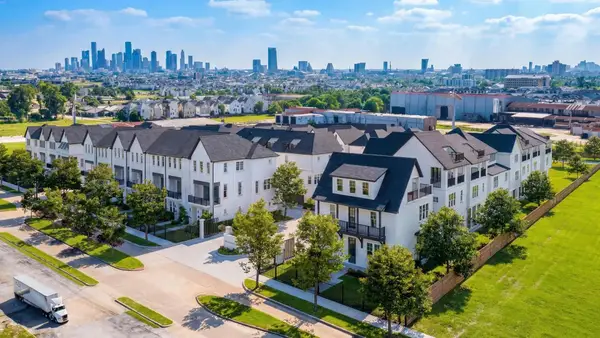 1004 Golden Nectar Lane, Houston, TX 77008