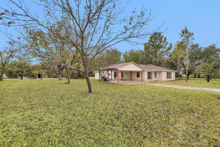 13677 Hillcrest Manor Drive, Willis, TX 77318 - Image #2