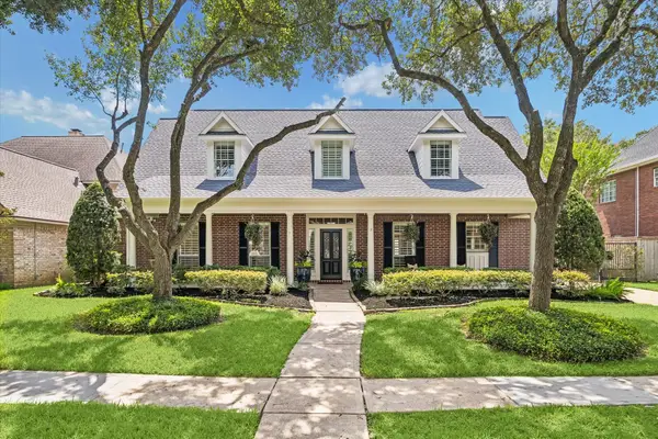 30 Saint Simons Court, Sugar Land, TX 77479