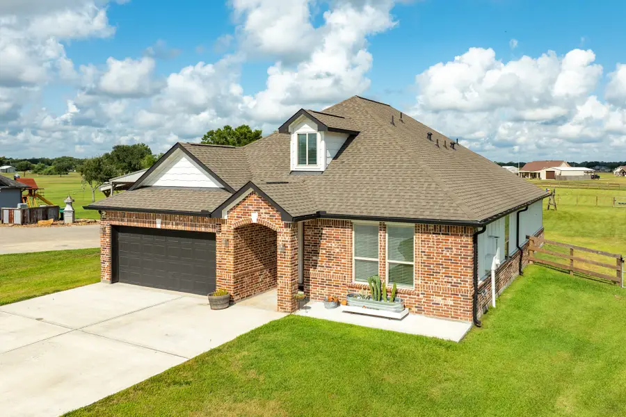 1428 Palomino Trail, Angleton, TX 77515 - #2