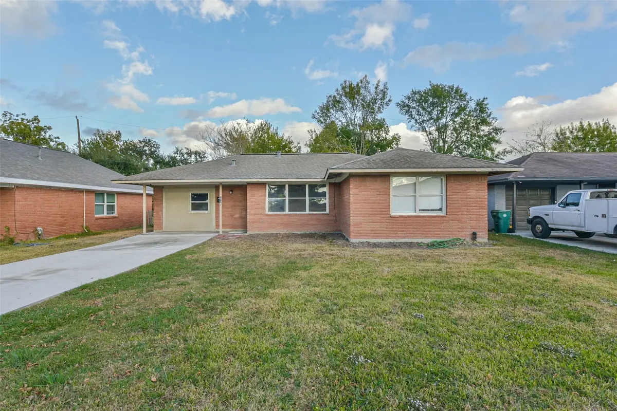 2115 Dewberry Lane, Pasadena, TX 77502 - Image #1