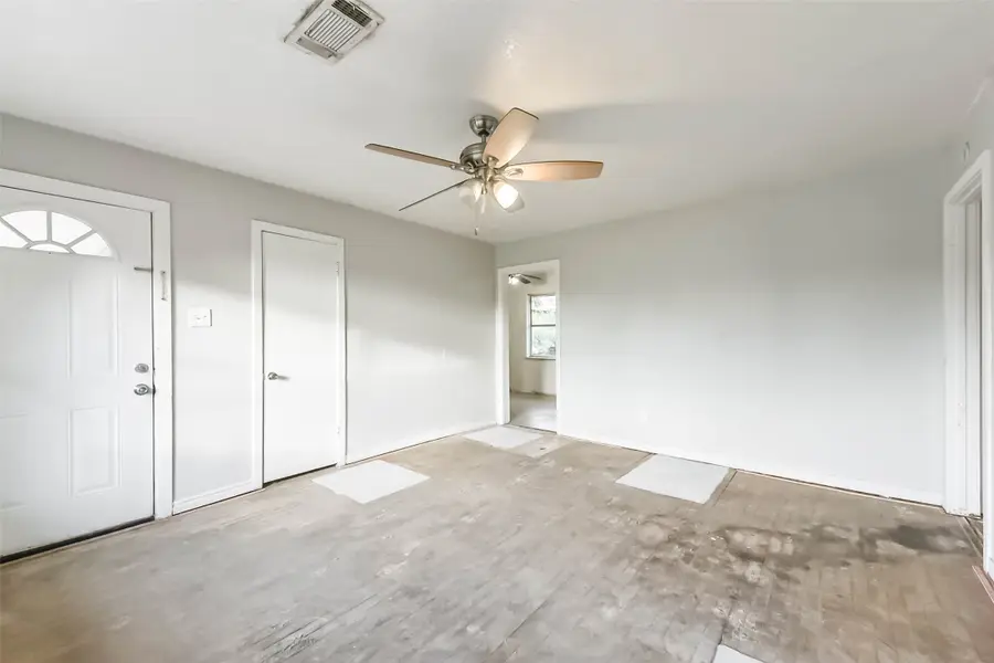 2115 Dewberry Lane, Pasadena, TX 77502 - Image #3