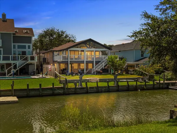 23 Harbor Lane, Kemah, TX 77565