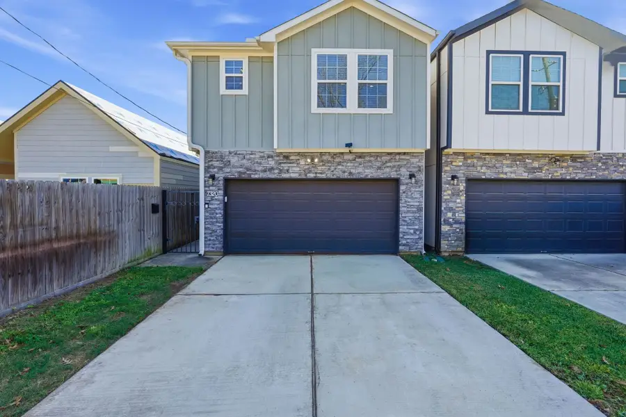 7320 Avenue J, Houston, TX 77011 - #2