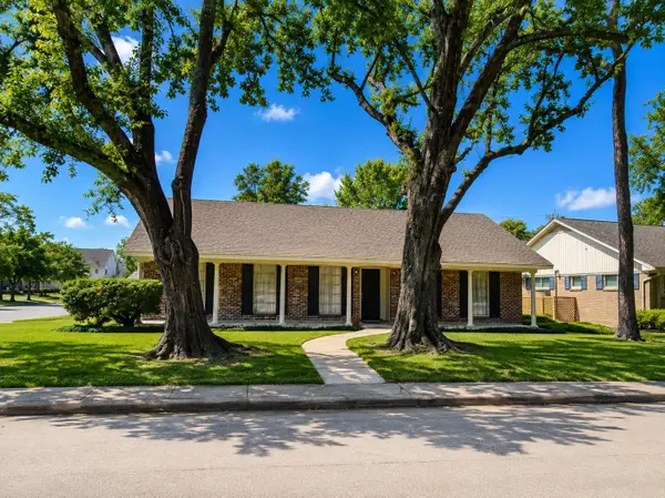 6123 Lynbrook Drive, Houston, TX 77057
