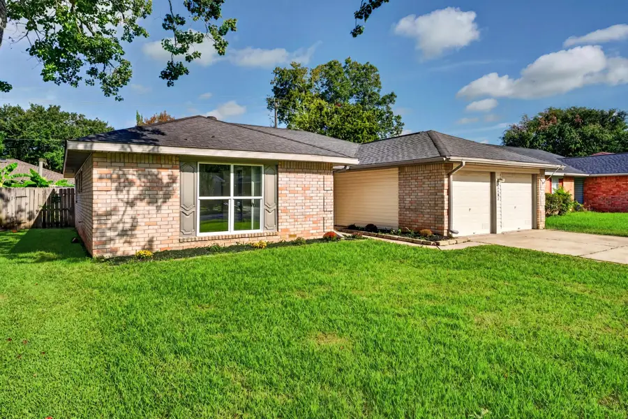 2402 Colonial Ridge Drive, Friendswood, TX 77546 - #3