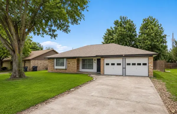 800 Midas Lane, Alvin, TX 77511