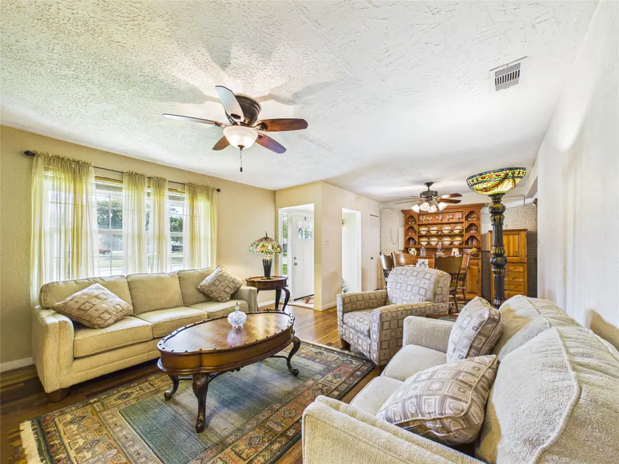 212 Elm Street, Lake Jackson, TX 77566 - #3